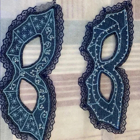 Hand made beautiful carnival masks 🎭 - Picture 7 of 10